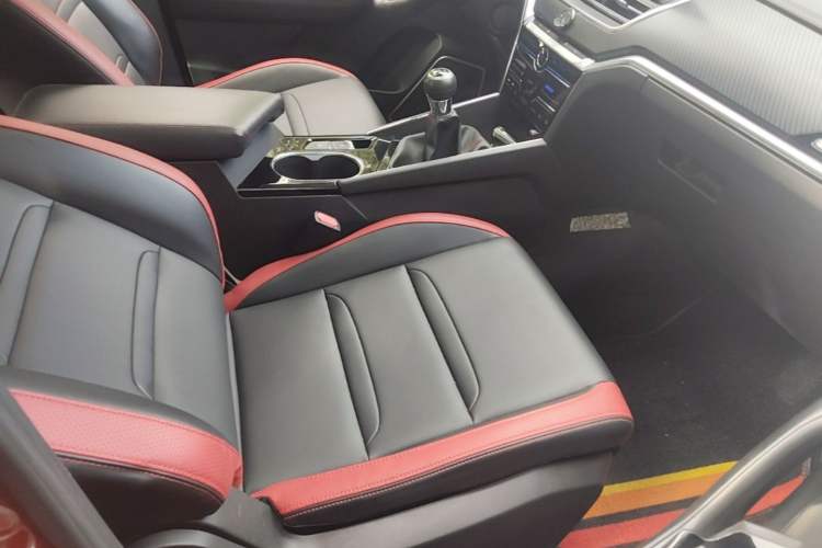 Used Venucia T60 2018 1.6L Manual Smart Cool Version China V Standard Right Front Seat