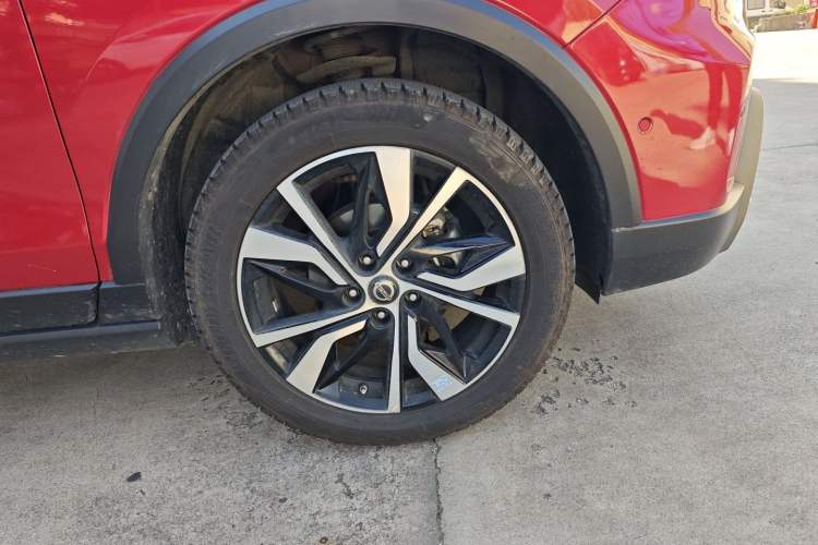 Used Venucia T60 2018 1.6L CVT Zhiyue Edition China V Standard Right Front Wheel Hub