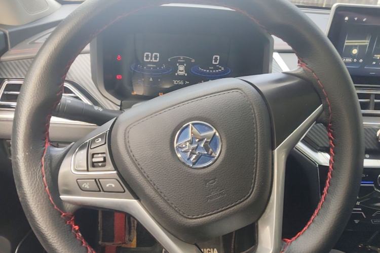 Used Venucia T60 2018 1.6L Manual Smart Cool Version China V Standard Steering Wheel