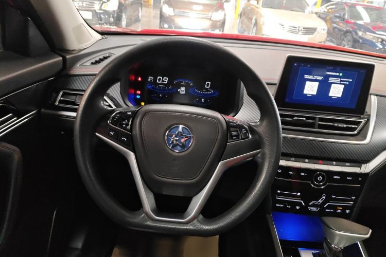 Used Venucia T60 2018 1.6L CVT Smart & Fun Version China VI Standard Steering Wheel