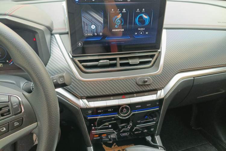 Used Venucia T60 2018 1.6L CVT Smart Edition China V Standard Audio And AC Panel