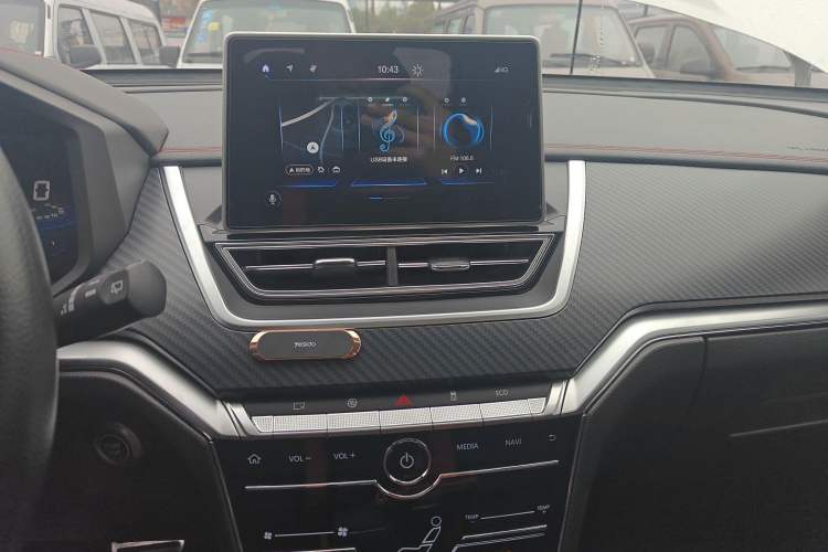 Used Venucia T60 2018 1.6L CVT Smart & Fun Version China VI Standard Audio And AC Panel