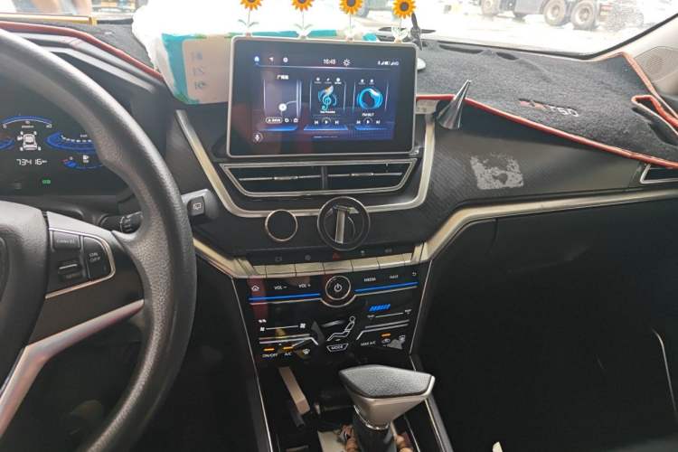 Used Venucia T60 2018 1.6L CVT Smart & Fun Version China V Standard Audio And AC Panel