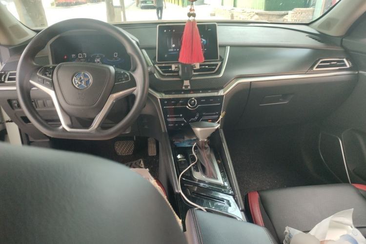 Used Venucia T60 2018 1.6L CVT Smart & Fun Version China VI Standard Center Console