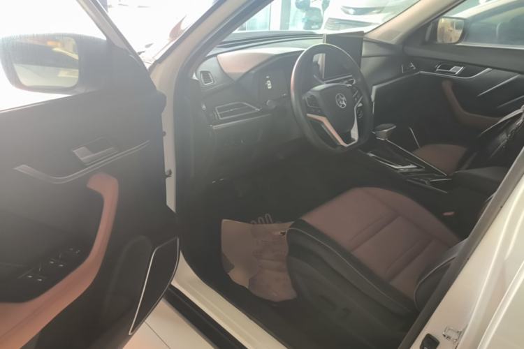 Used Venucia T60 2018 1.6L CVT Zhiyue Edition China V Standard Driver Seat