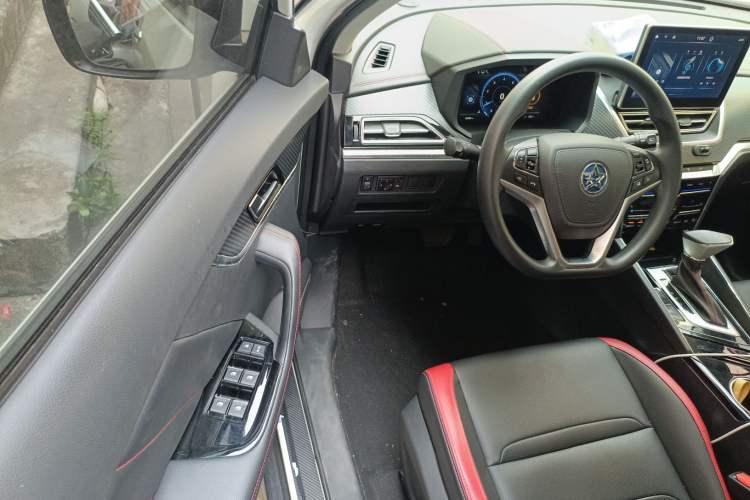Used Venucia T60 2018 1.6L CVT Smart Edition China V Standard Driver Seat
