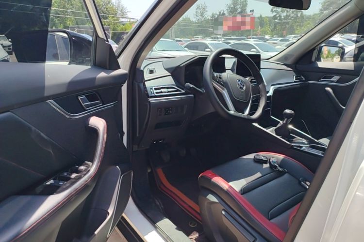 Used Venucia T60 2018 1.6L Manual Smart Cool Version China V Standard Driver Seat