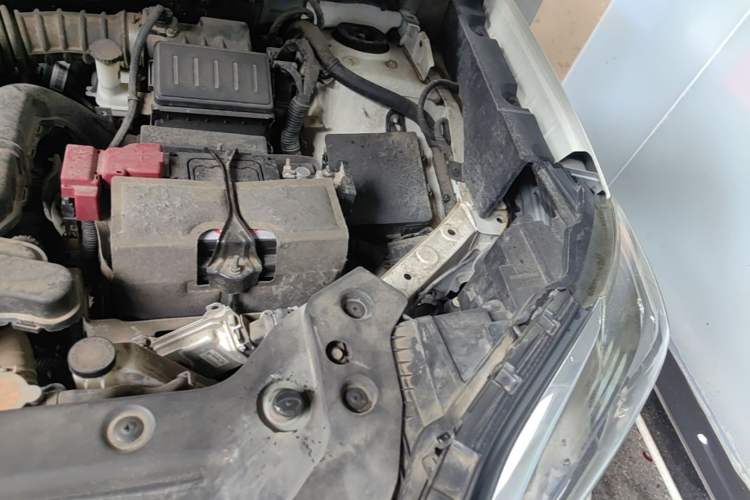 Used Venucia T60 2018 1.6L CVT Smart & Fun Version China VI Standard Engine Bay Left