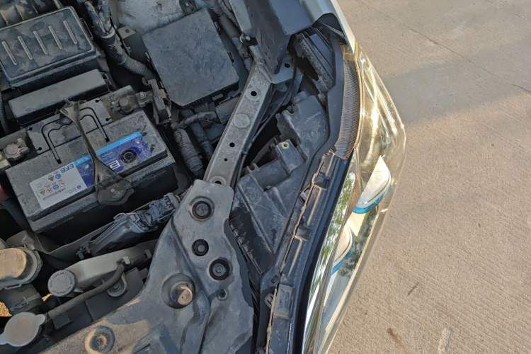 Used Venucia T60 2018 1.6L CVT Zhiyue Edition China V Standard Engine Bay Left