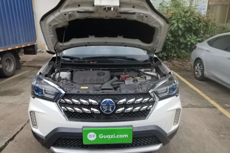 Used Venucia T60 2018 1.6L Manual Smart Cool Version China VI Standard Engine Bay