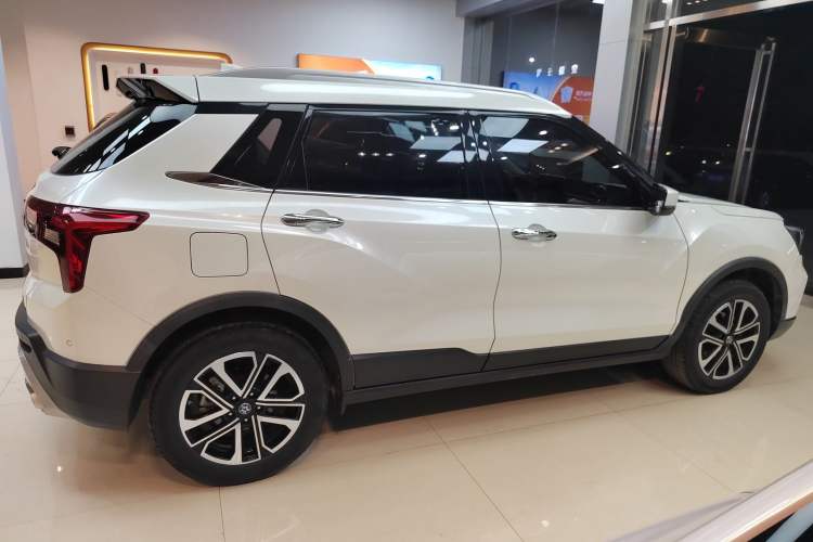 Used Venucia T60 2018 1.6L CVT Smart Edition China VI Standard Exterior 2