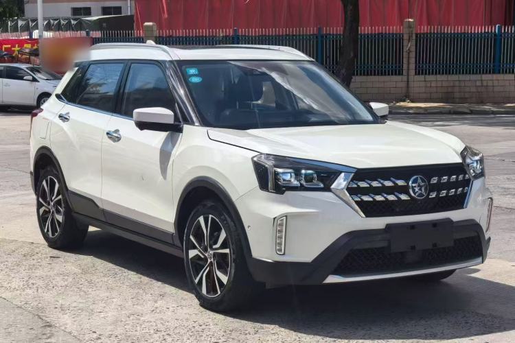 Used Venucia T60 2018 1.6L CVT Zhiyue Edition China V Standard Front Right 45 Deg