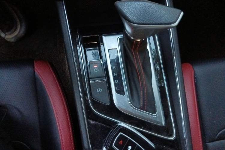 Used Venucia T60 2018 1.6L CVT Smart Edition China V Standard Gear Lever
