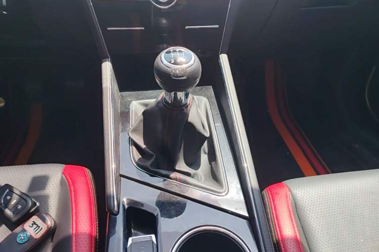 Used Venucia T60 2018 1.6L Manual Smart Cool Version China V Standard Gear Lever