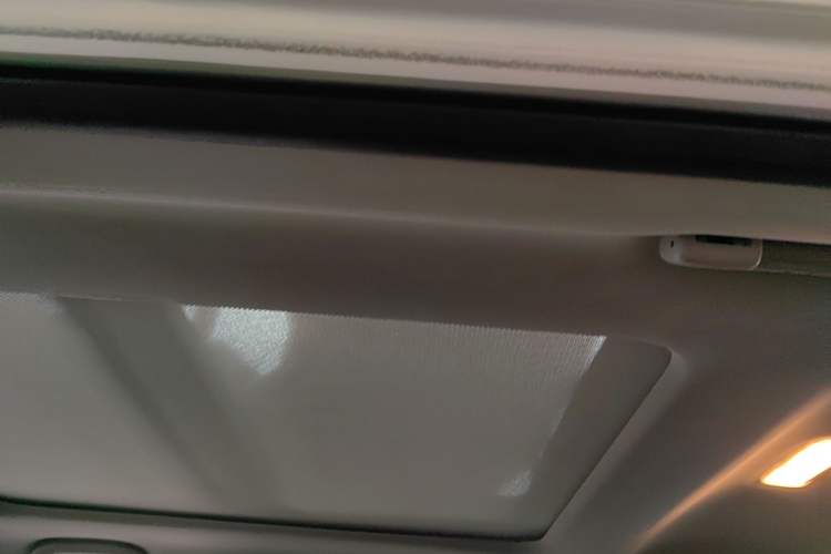 Used Venucia T60 2018 1.6L CVT Smart & Fun Version China VI Standard Headliner