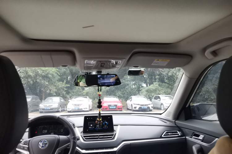 Used Venucia T60 2018 1.6L Manual Smart Cool Version China VI Standard Headliner