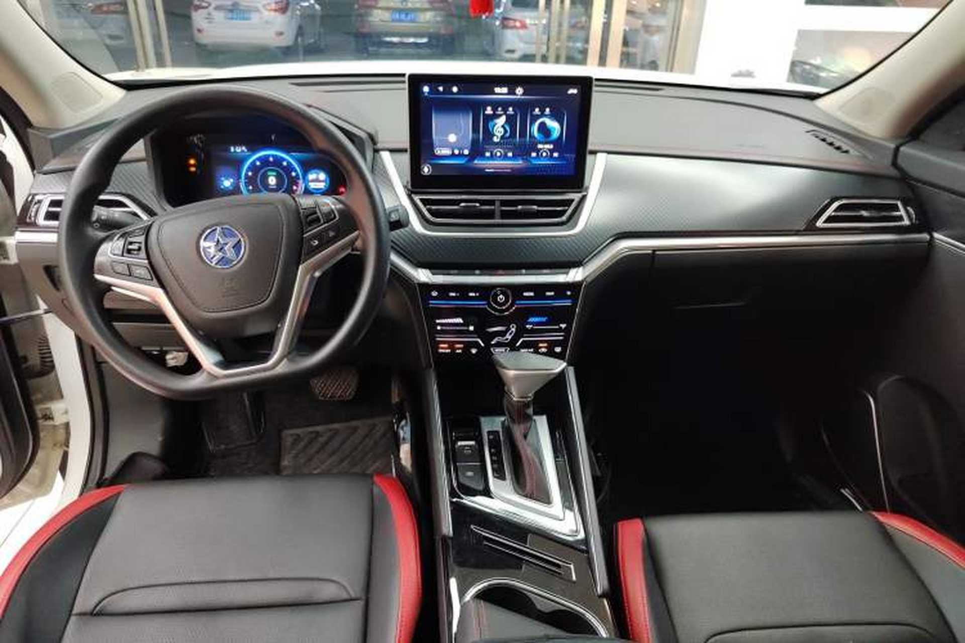 Used Venucia T60 2018 1.6L CVT Smart Edition China VI Standard Interior 3