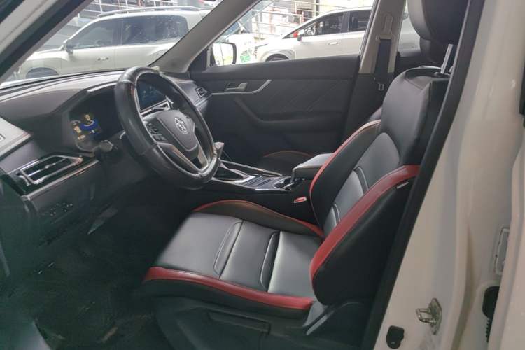 Used Venucia T60 2018 1.6L CVT Smart & Fun Version China VI Standard Left Front Seat