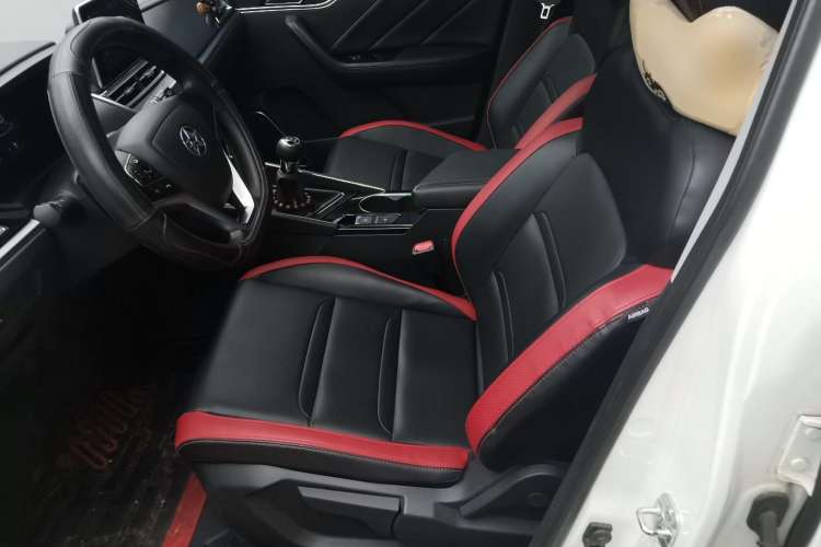 Used Venucia T60 2018 1.6L Manual Smart Cool Version China VI Standard Left Front Seat