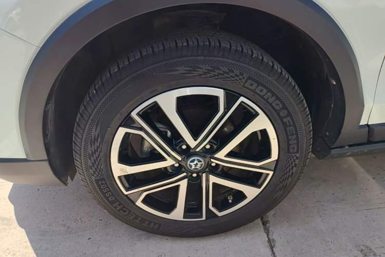 Used Venucia T60 2018 1.6L Manual Smart Cool Version China V Standard Left Front Wheel Hub