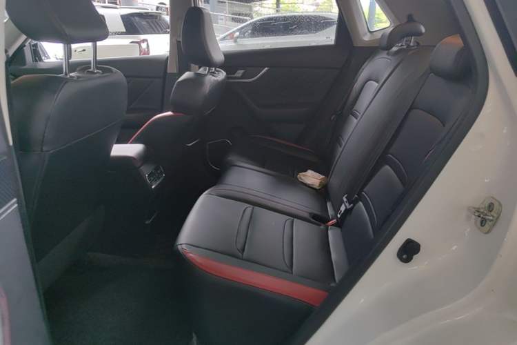 Used Venucia T60 2018 1.6L CVT Smart & Fun Version China VI Standard Left Rear Seat