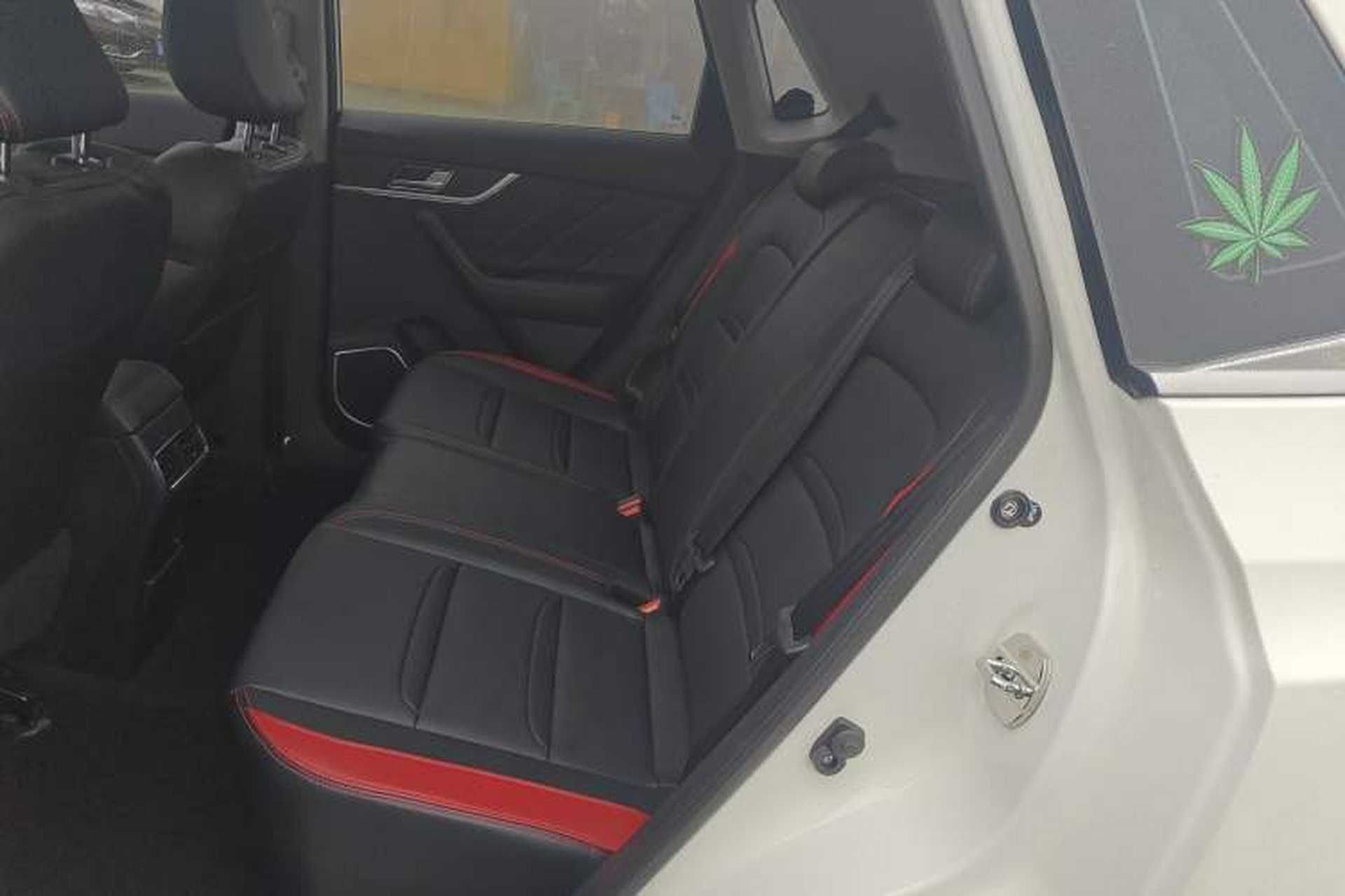 Used Venucia T60 2018 1.6L CVT Smart & Fun Version China VI Standard Left Rear Seat