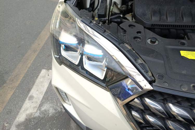 Used Venucia T60 2018 1.6L CVT Smart Edition China V Standard Right Front Headlight
