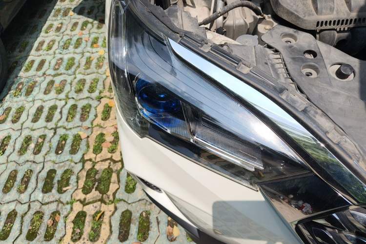 Used Venucia T60 2018 1.6L CVT Smart Edition China VI Standard Right Front Headlight
