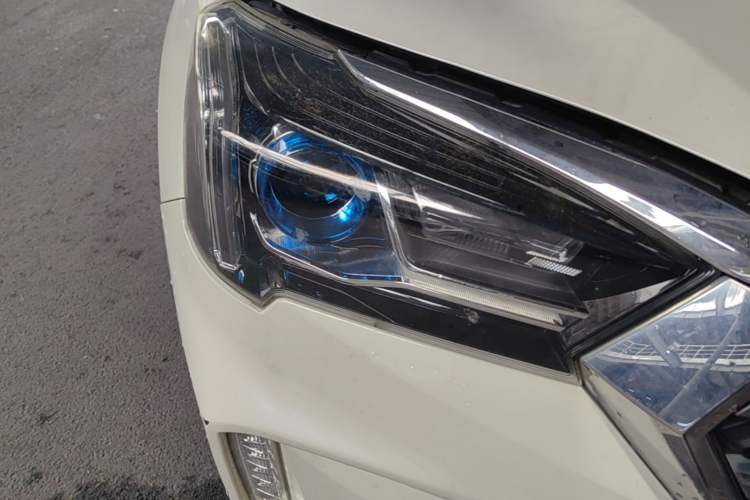 Used Venucia T60 2018 1.6L CVT Smart & Fun Version China VI Standard Right Front Headlight