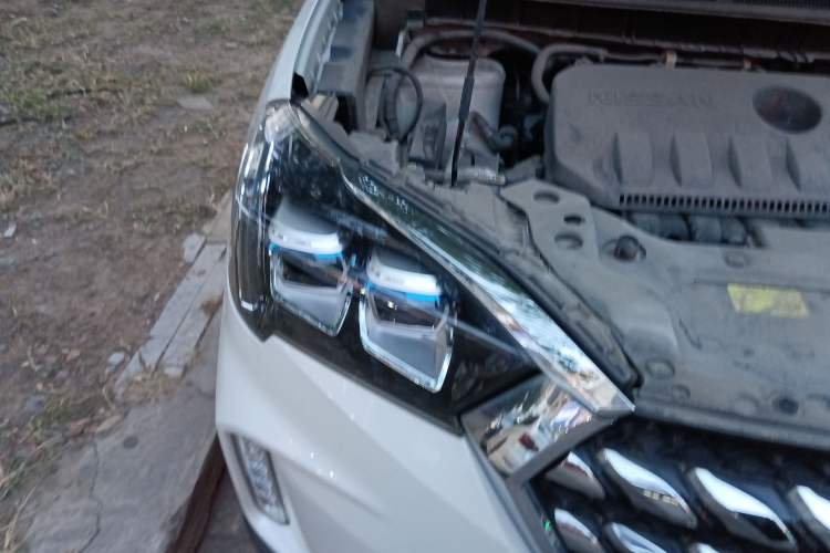 Used Venucia T60 2018 1.6L CVT Smart Edition China V Standard Right Front Headlight