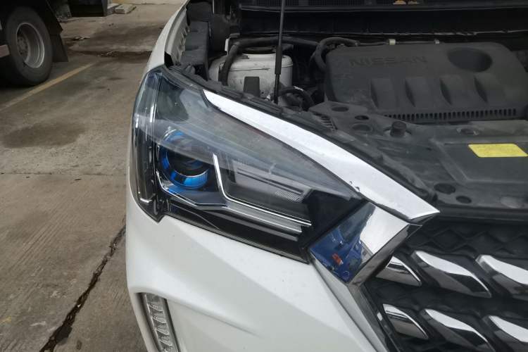 Used Venucia T60 2018 1.6L Manual Smart Cool Version China VI Standard Right Front Headlight