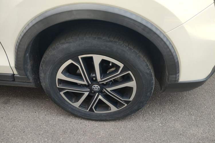 Used Venucia T60 2018 1.6L CVT Smart & Fun Version China VI Standard Right Front Wheel Hub