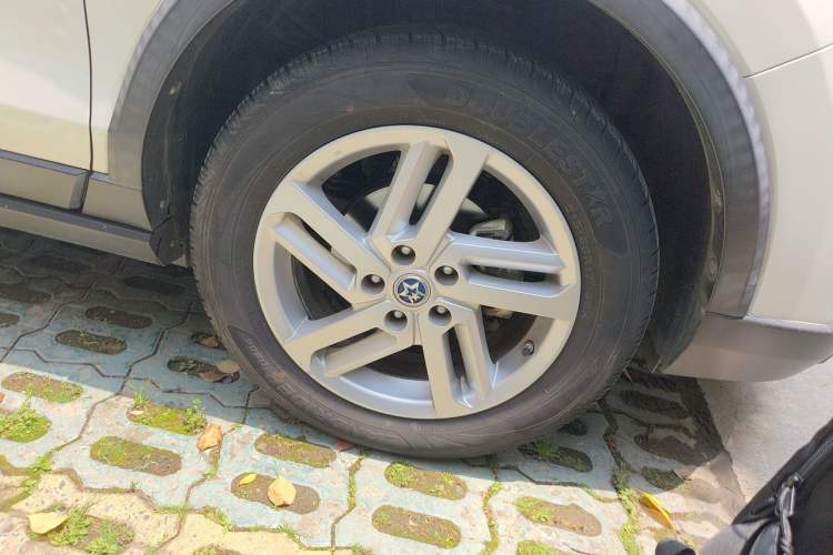 Used Venucia T60 2018 1.6L CVT Smart Edition China VI Standard Right Front Wheel Hub