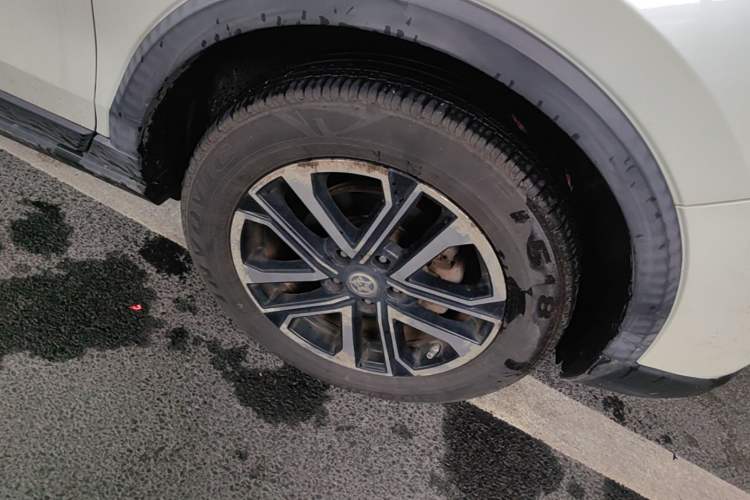 Used Venucia T60 2018 1.6L CVT Smart & Fun Version China VI Standard Right Front Wheel Hub