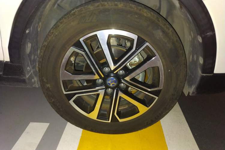 Used Venucia T60 2018 1.6L CVT Smart Edition (ISS) China VI Right Front Wheel Hub