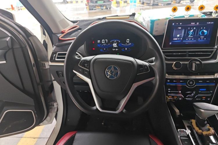 Used Venucia T60 2018 1.6L CVT Smart & Fun Version China V Standard Steering Wheel