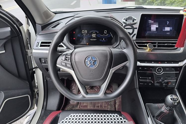 Used Venucia T60 2018 1.6L Manual Smart Cool Version China VI Standard Steering Wheel