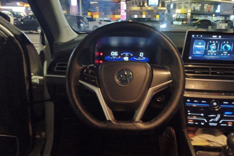 Used Venucia T60 2018 1.6L Manual Smart Cool Version China VI Standard Steering Wheel