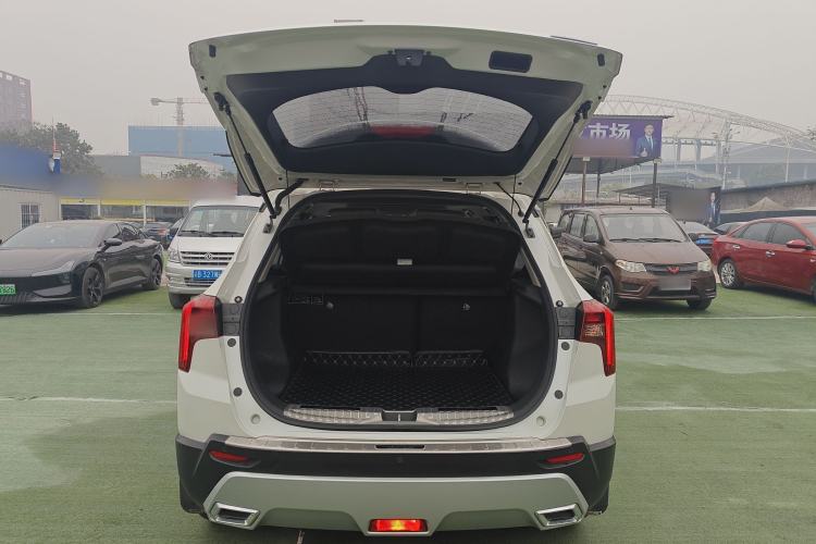Used Venucia T60 2018 1.6L CVT Smart & Fun Version China VI Standard Trunk
