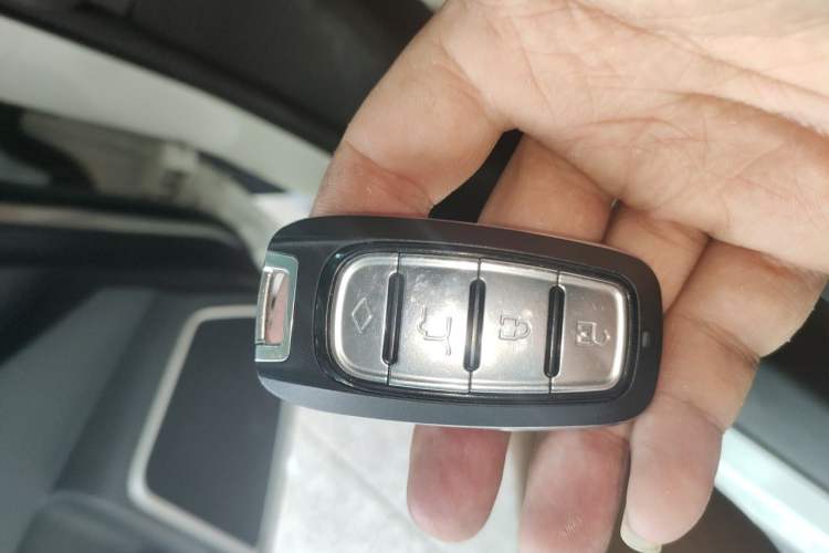 Used Venucia T60 2018 1.6L CVT Smart & Fun Version China VI Standard Vehicle Key