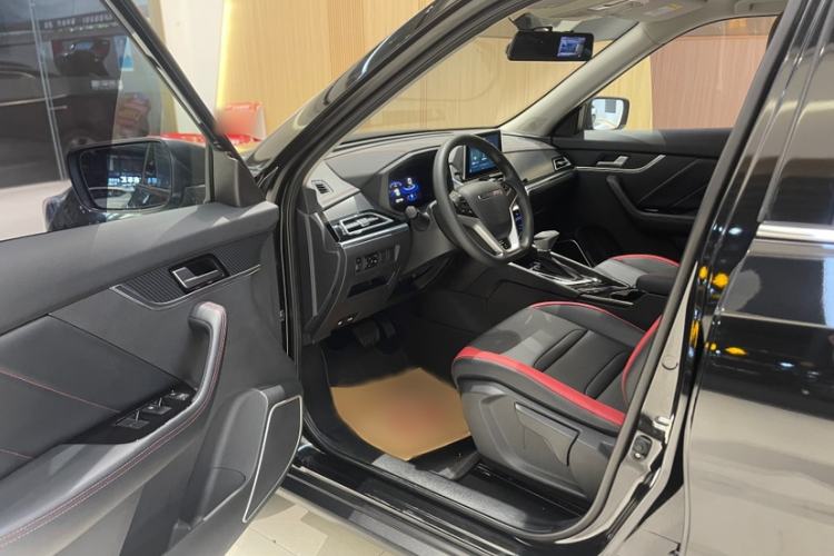 Used Venucia T60 2020 1.6L CVT Smart Drive Version China V Standard Interior 10