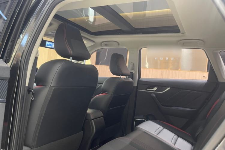 Used Venucia T60 2020 1.6L CVT Smart Drive Version China V Standard Interior 3