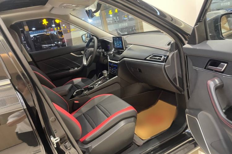 Used Venucia T60 2020 1.6L CVT Smart Drive Version China V Standard Interior 5