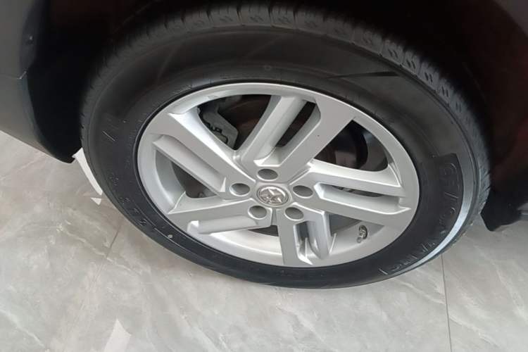 Used Venucia T60 2020 1.6L CVT Smart Drive Version China VI Standard Right Rear Wheel Hub