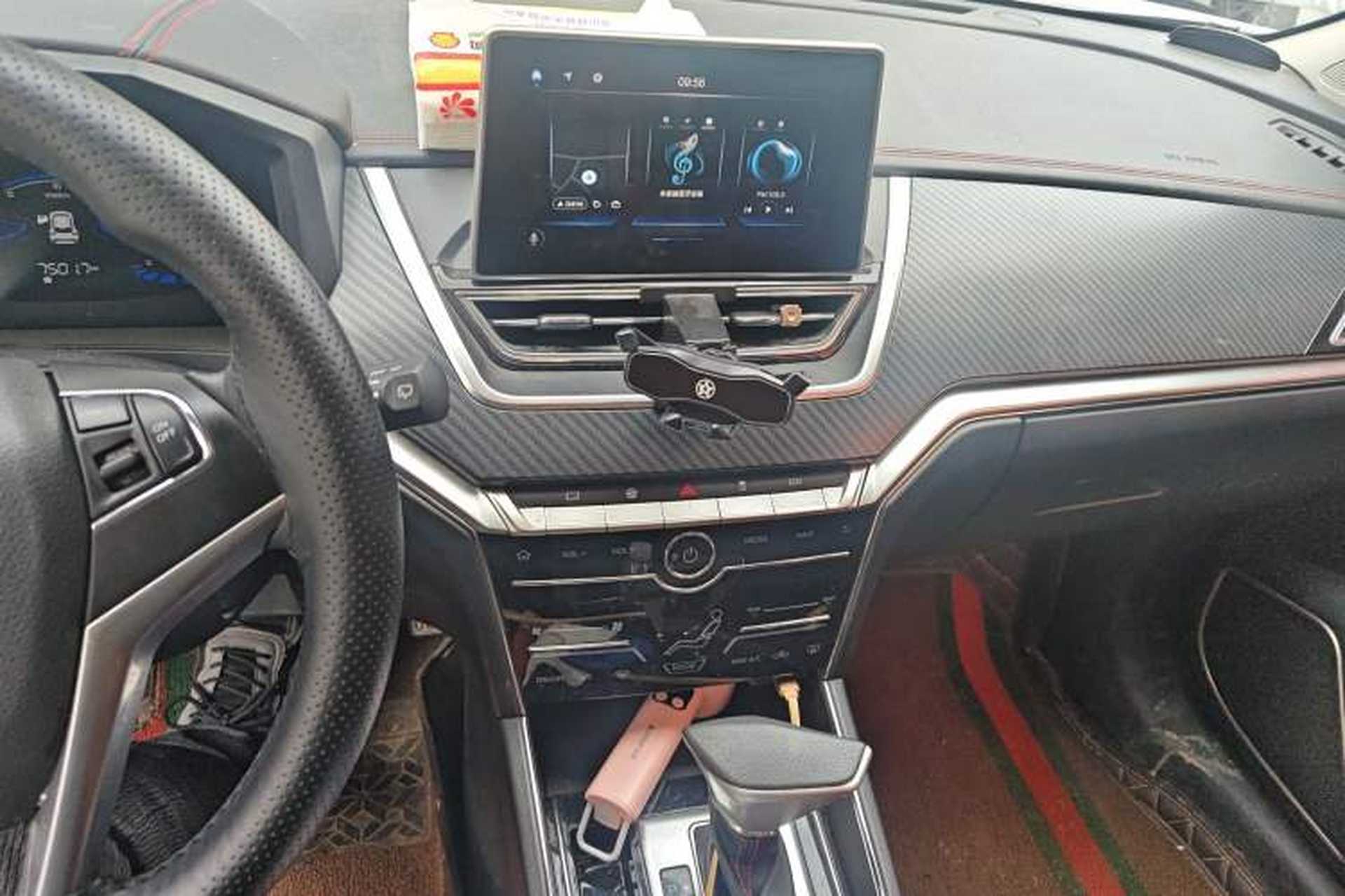 Used Venucia T60 2020 1.6L CVT Smart Drive Version China VI Standard Audio And AC Panel