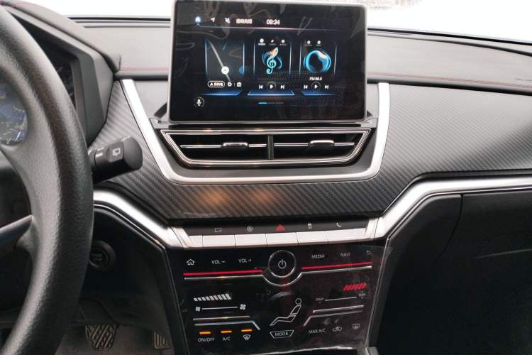 Used Venucia T60 2020 1.6L Manual Smart Vision Version China VI Standard Audio And AC Panel