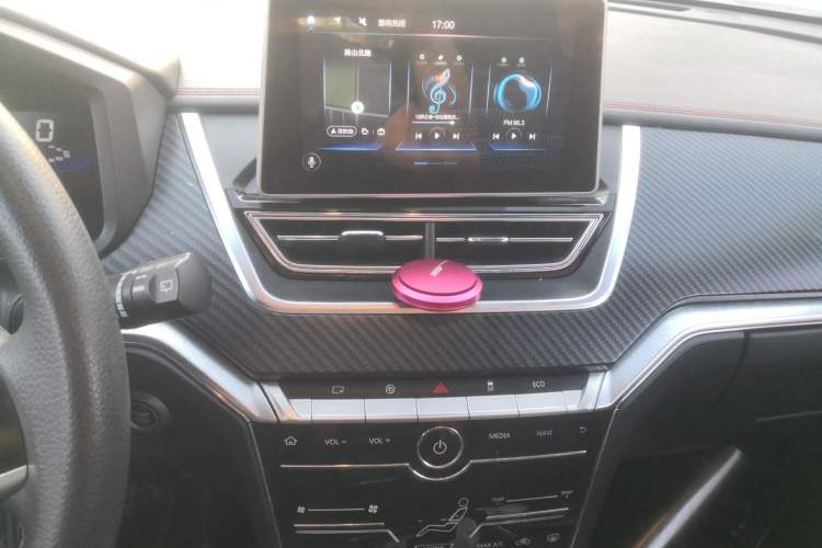 Used Venucia T60 2020 1.6L CVT Smart Drive Version China VI Standard Audio And AC Panel