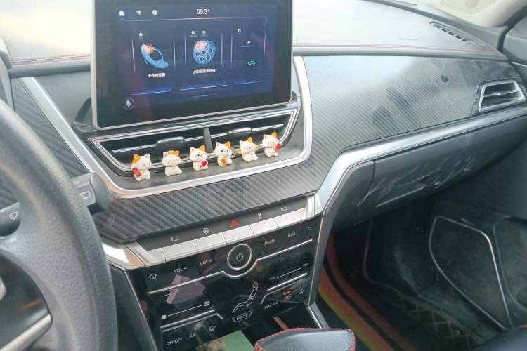 Used Venucia T60 2020 1.6L CVT Smart Drive Version China VI Standard Audio And AC Panel