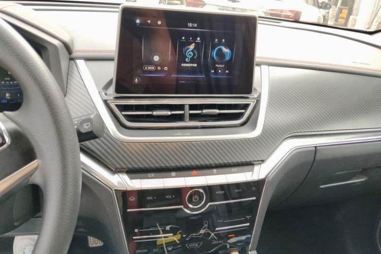 Used Venucia T60 2020 1.6L CVT Smart Drive Version China V Standard Audio And AC Panel