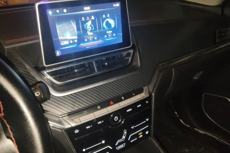 Used Venucia T60 2020 1.6L Manual Smart Vision Version China VI Standard Audio And AC Panel